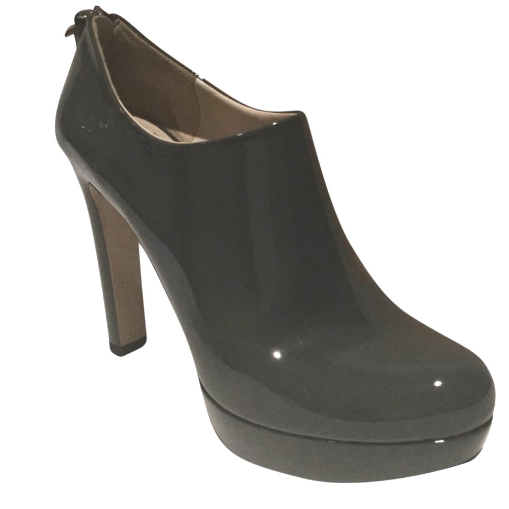 MIU MIU PATENT LEATHER PLATFORM SHOES.